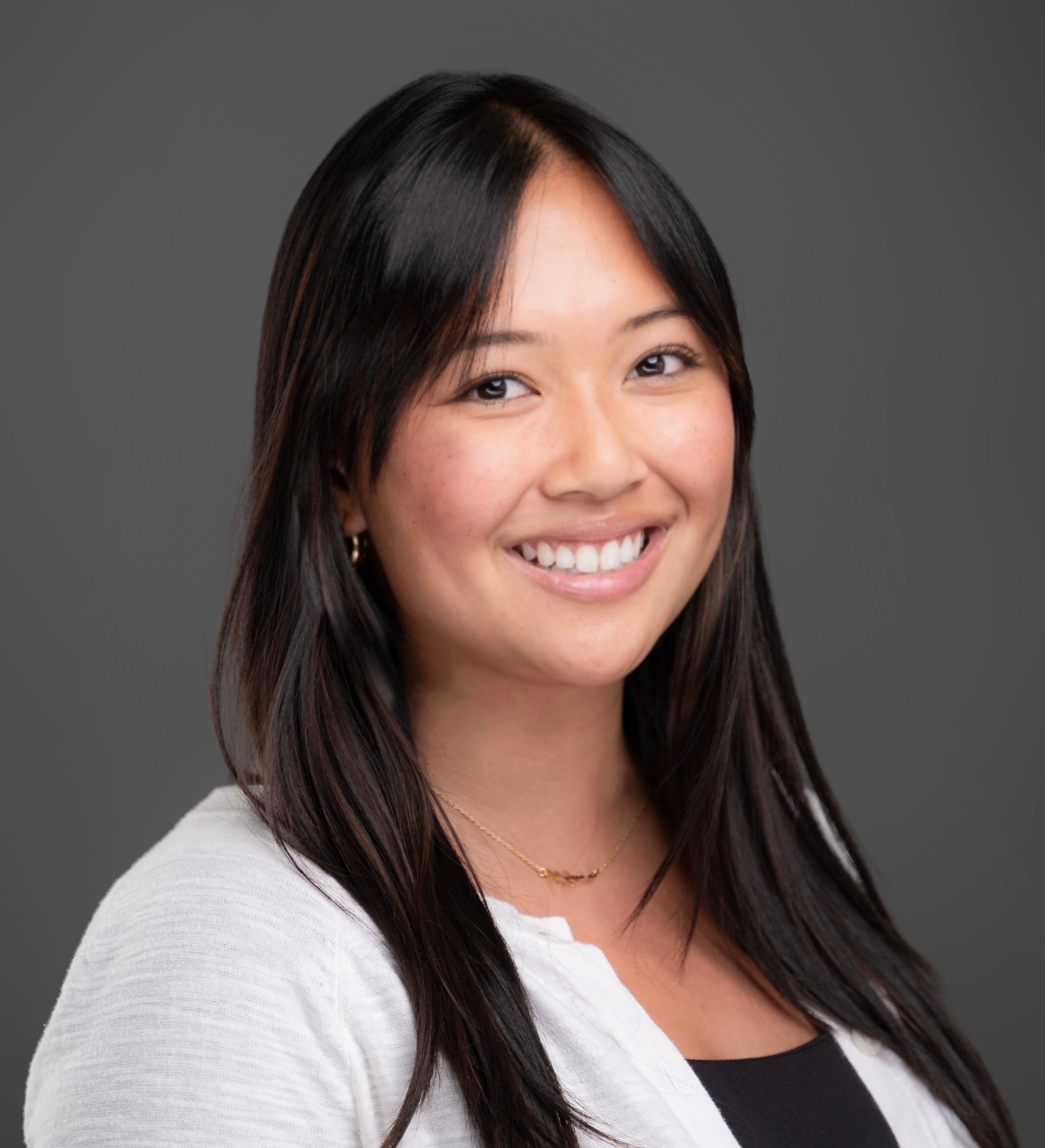 Makena Umnas Headshot