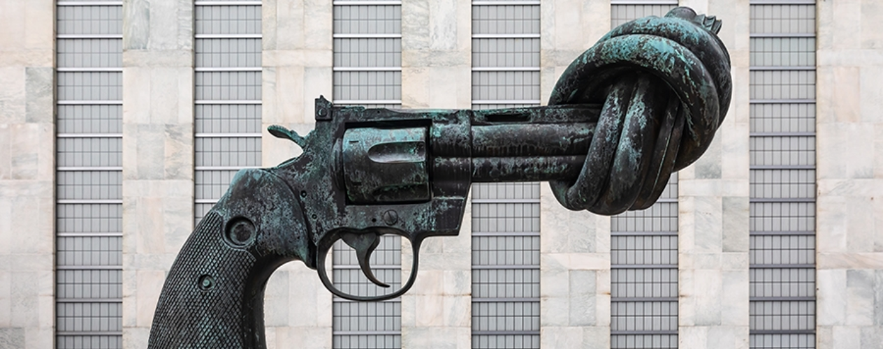 gun statue