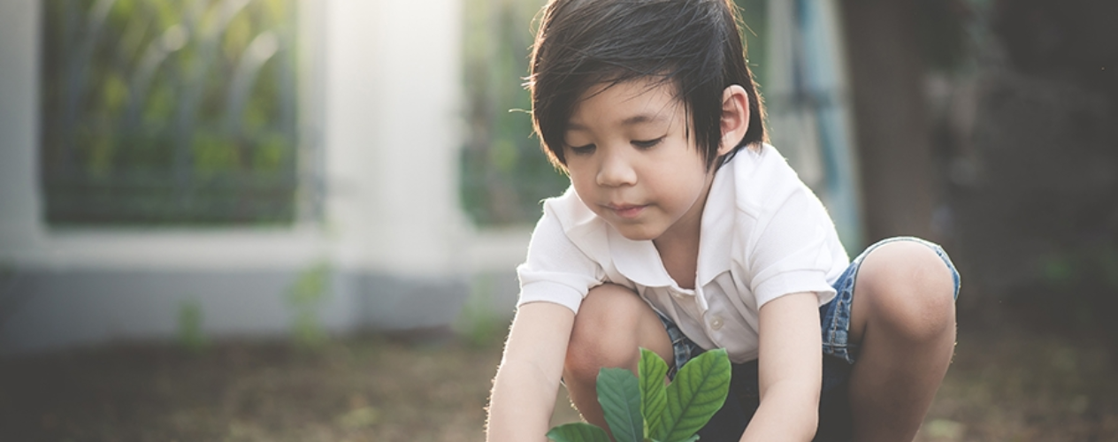 child gardening