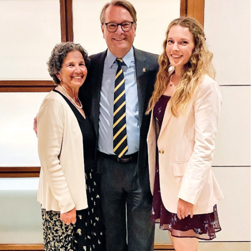 R. GERALD F. KOMINSKI WITH HIS WIFE LAURIE (LEFT) AND THEIR DAUGHTER JULIE (RIGHT)