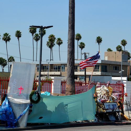UCLA volunteers join community members and policymakers in Westwood Homeless Count