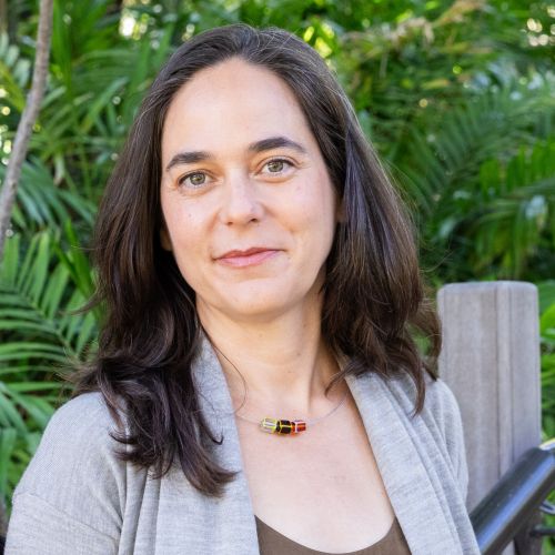 Headshot of Lara Cushing