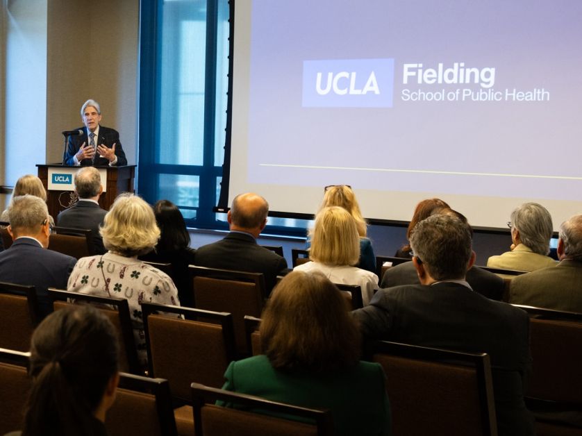 Dr. Frenk speaks at Hall of Fame event