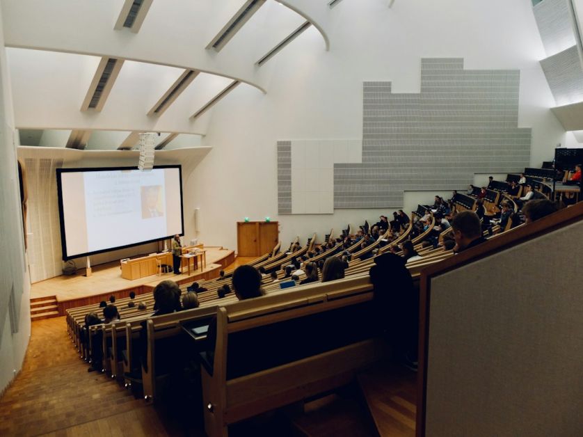 STRATEGIES FOR WRITING SUCCESSFULLY IN GRADUATE SCHOOL